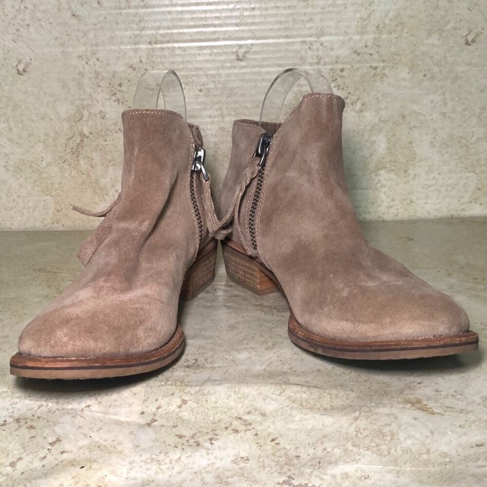 Dolce Vita Taupe Suede Ankle Boots Side Zipper‎ Stacked Heel Western Boho Casual